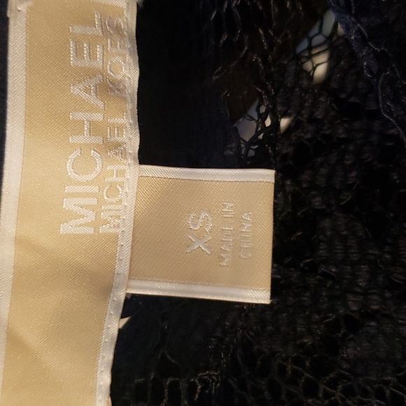 Michael Kors CollectionRound-Neck Bell-Sleeve Floral-Lace Top - Picture 7 of 8